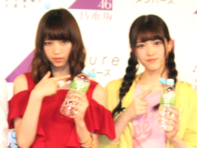 西野七瀬と松村沙友里（2016年撮影）