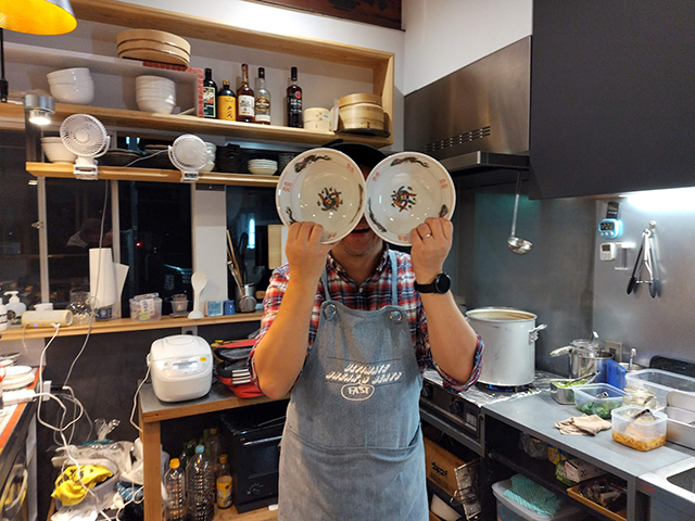 『居酒屋×ラーメン 真珠』店主の谷川進