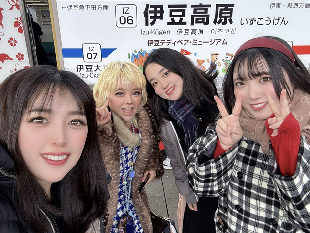 左から手束真知子、まーちりん、さやたまご、雪紫乃ななか