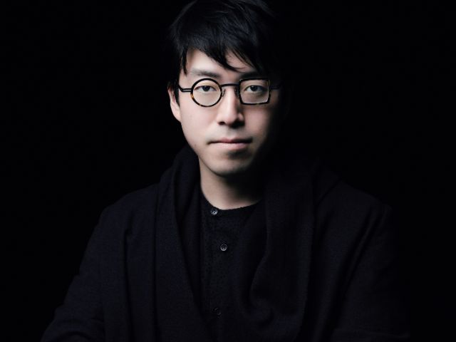 成田悠輔