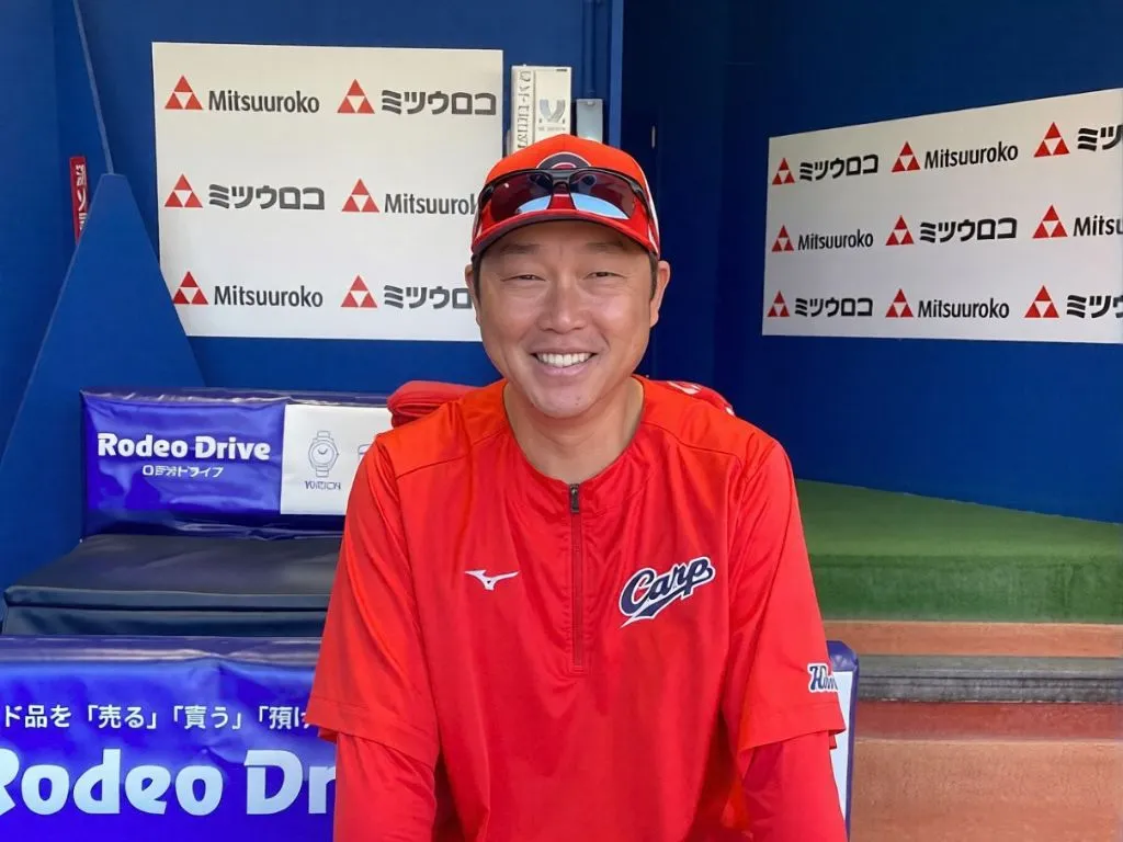 広島　新井監督