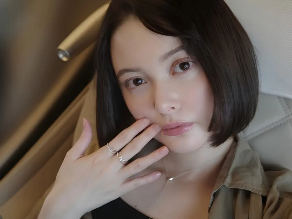 玉城ティナ